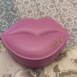 Kendra Scott Pink Lip-Shaped Jewelry Case